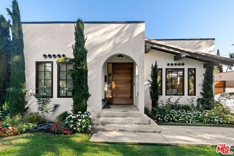 Photo of 358 N Bronson Avenue, Los Angeles, CA 90004 (MLS # 25623403)