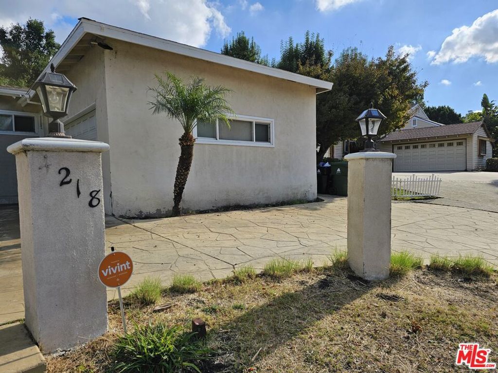 Photo of 4218 Sepulveda Boulevard, Sherman Oaks, CA 91403 (MLS # 25533385)