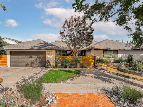Photo of 3122 Springfield Street, Simi Valley, CA 93063 (MLS # 226004832)