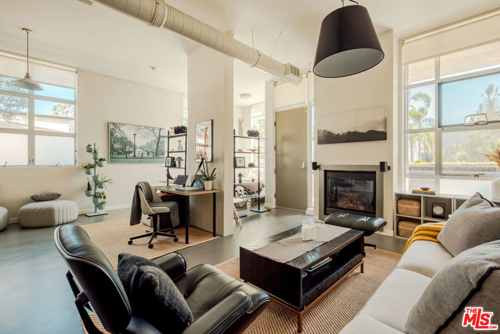 Properties 4 1912 Broadway 109