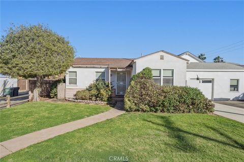 Photo of 110 Alabama Street N, Huntington Beach, CA 92648 (MLS # OC26012277)
