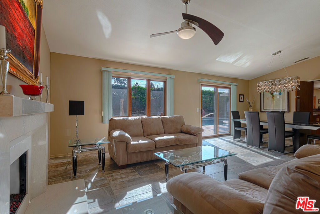 Los Compadres - Residential Lease