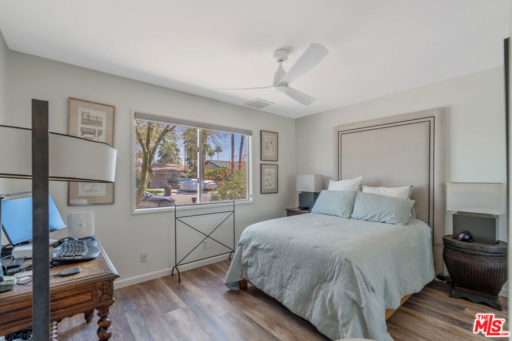 Los Compadres - Residential Lease
