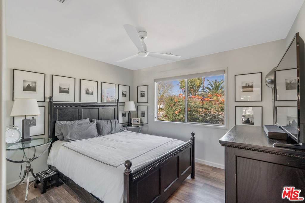 Los Compadres - Residential Lease