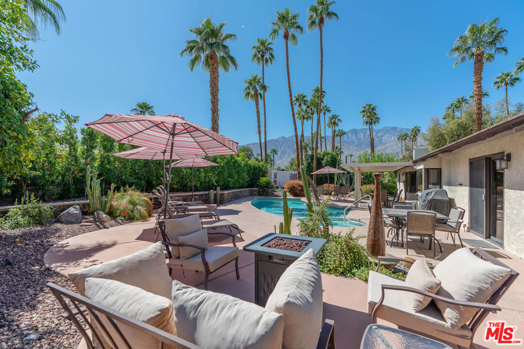 Los Compadres - Residential Lease