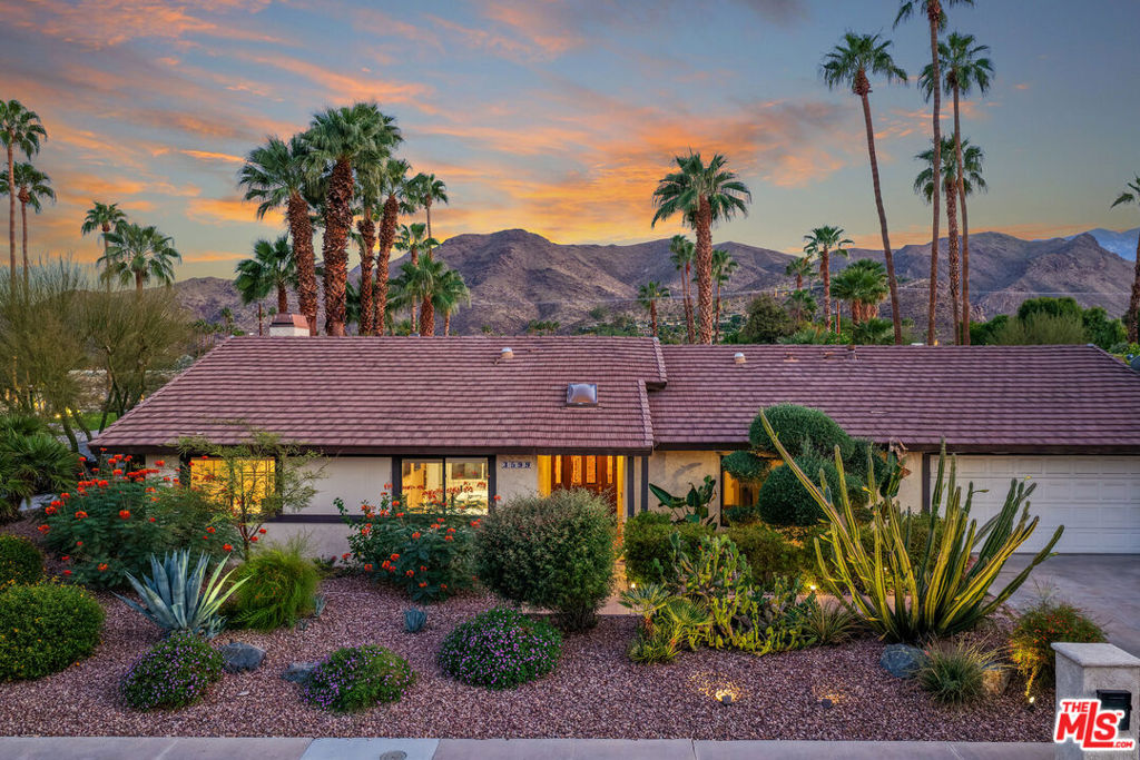 Los Compadres - Residential Lease