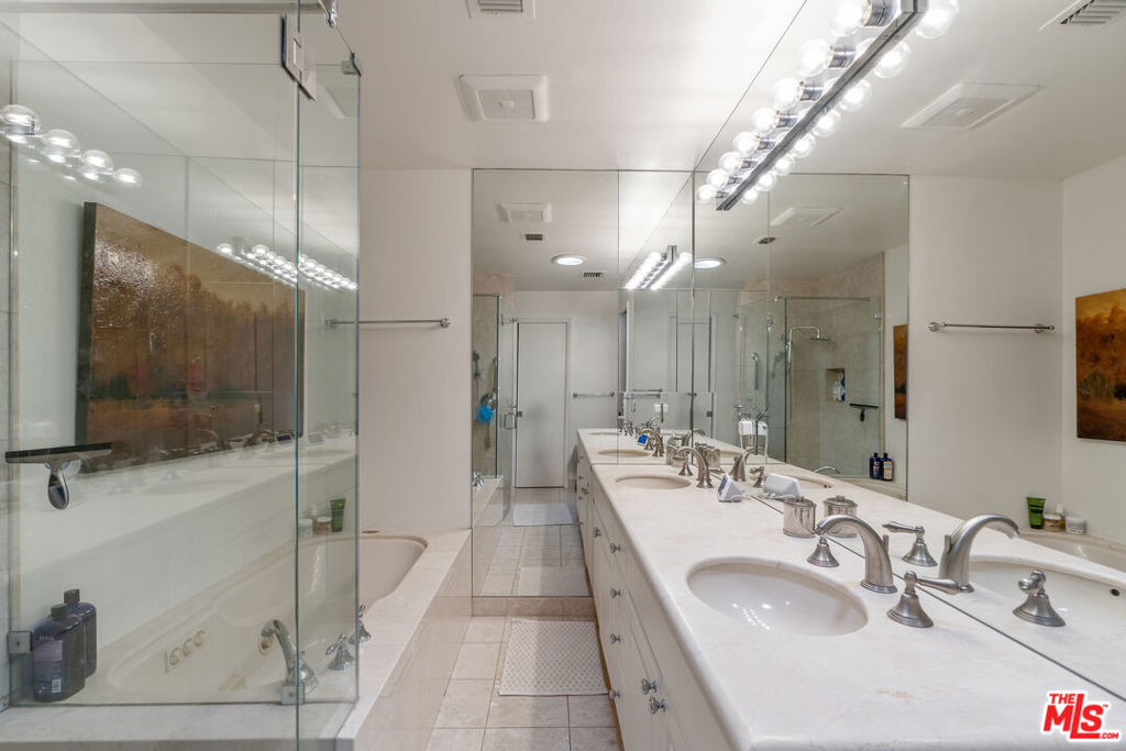 Los Compadres - Residential Lease