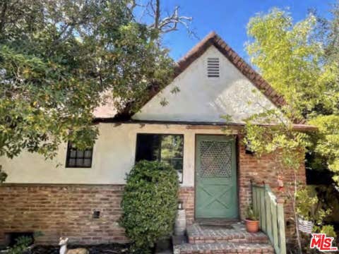 Photo of 5019 Genesta Avenue, Encino, CA 91316 (MLS # 26854231)