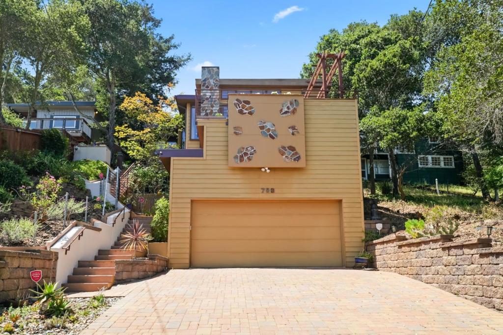 708 Alameda De Las Pulgas