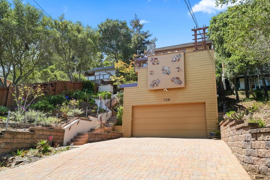 708 Alameda De Las Pulgas, Belmont CA 94002