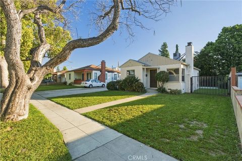 Photo of 1112 N Naomi Street, Burbank, CA 91505 (MLS # SR26058648)