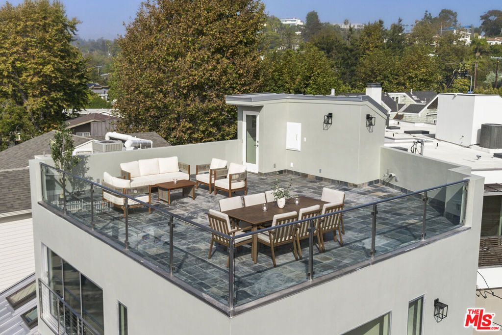 Photo of 257 Entrada Drive, Santa Monica, CA 90402 (MLS # 26642787)