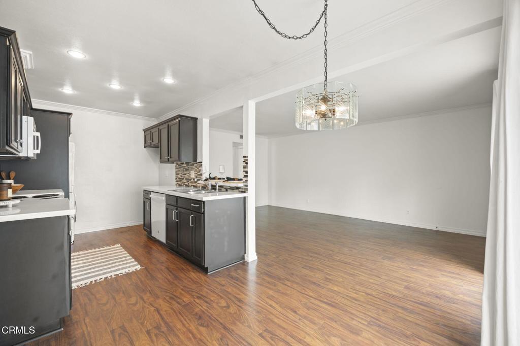 Village Green-725 - Residential