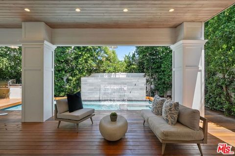 18057 Valley Vista Boulevard Encino CA 91316