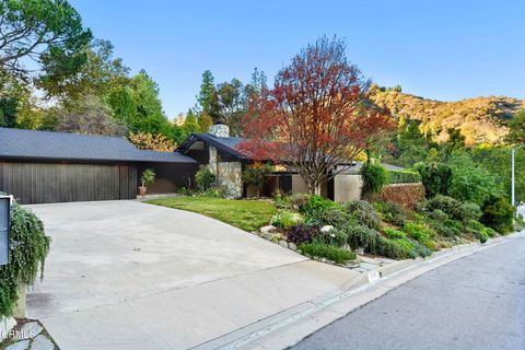 1345 Carnarvon Drive Pasadena CA 91103