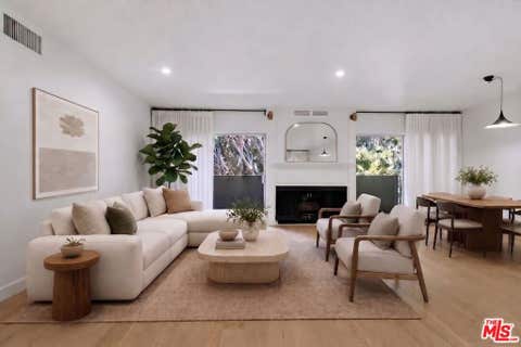 Photo of 949 N Kings Road #308, West Hollywood, CA 90069 (MLS # 26876117)