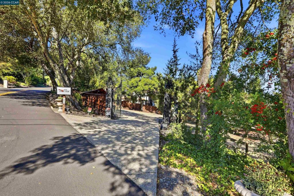 168 Crestview Dr