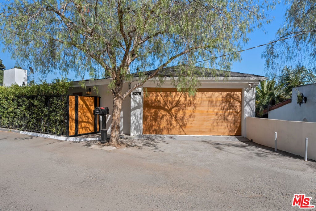 8276 Woodshill Trail