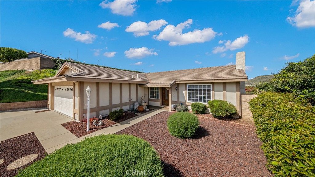 Photo of 59 Cindy Ave, Newbury Park, CA 91320 (MLS # SR26041925)