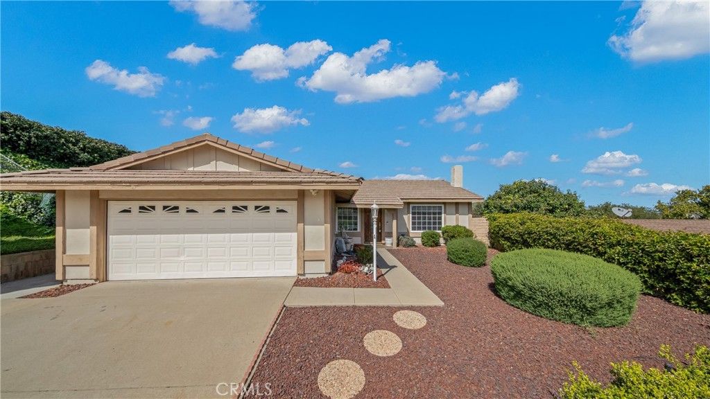 Photo of 59 Cindy Ave, Newbury Park, CA 91320 (MLS # SR26041925)