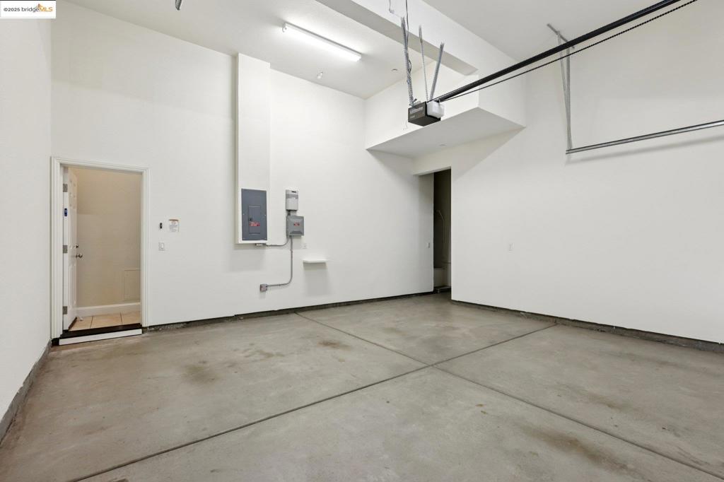 OAKLAND HILLS - Residential