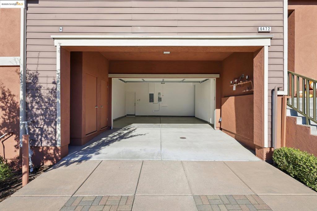 OAKLAND HILLS - Residential