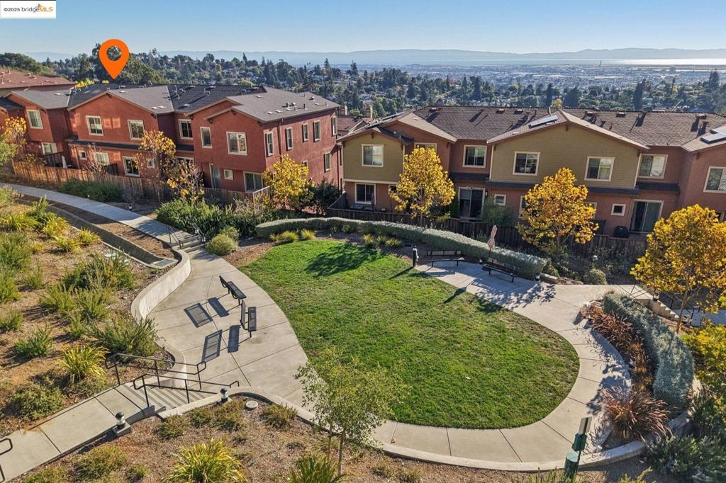 OAKLAND HILLS - Residential