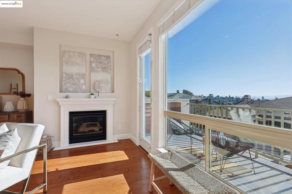 OAKLAND HILLS - Residential