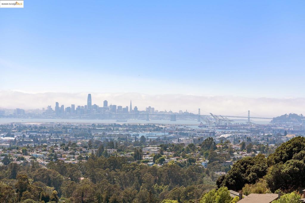 OAKLAND HILLS - Residential