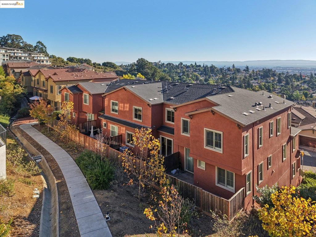 OAKLAND HILLS - Residential