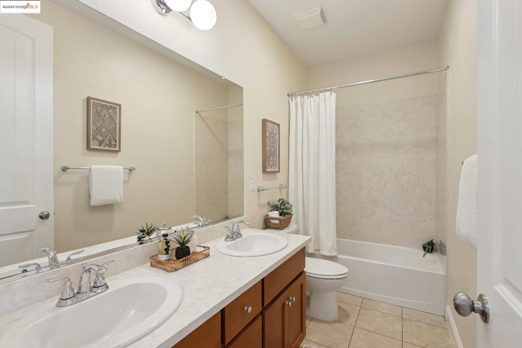 OAKLAND HILLS - Residential