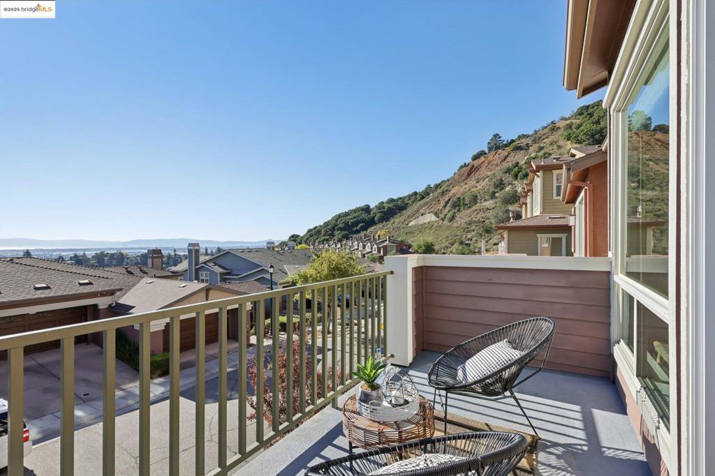 OAKLAND HILLS - Residential