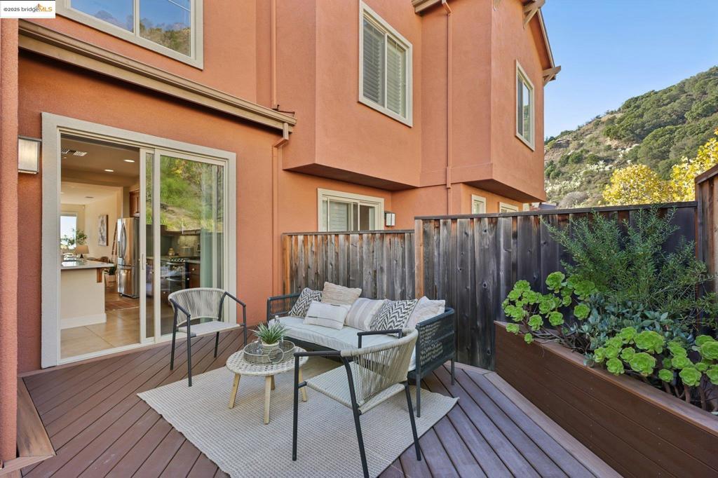 OAKLAND HILLS - Residential