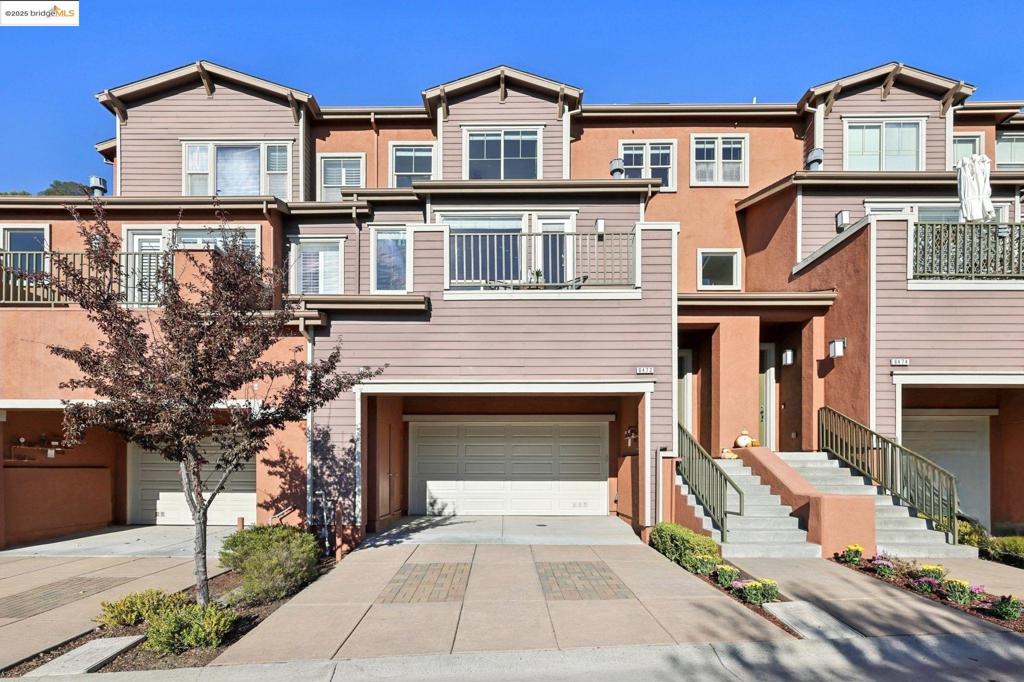 OAKLAND HILLS - Residential