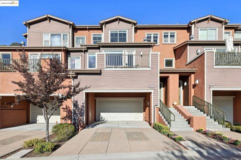 Photo of 6472 Bayview Dr Dr, Oakland, CA 94605 (MLS # 41116358) Photo of 6472 Bayview Dr Dr, Oakland, CA 94605 (MLS # 41116358)