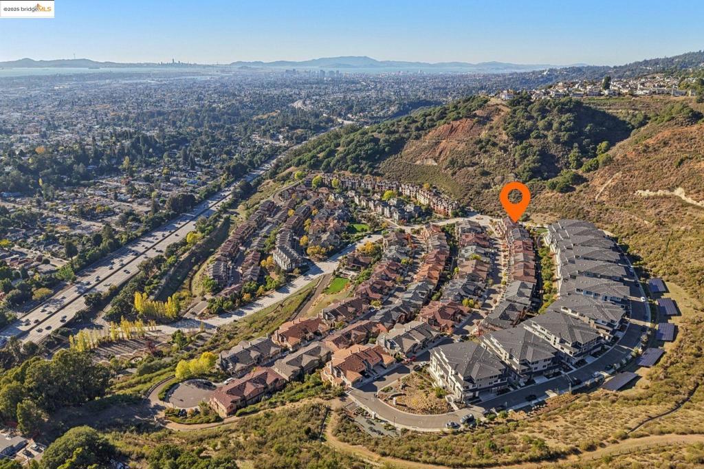 OAKLAND HILLS - Residential