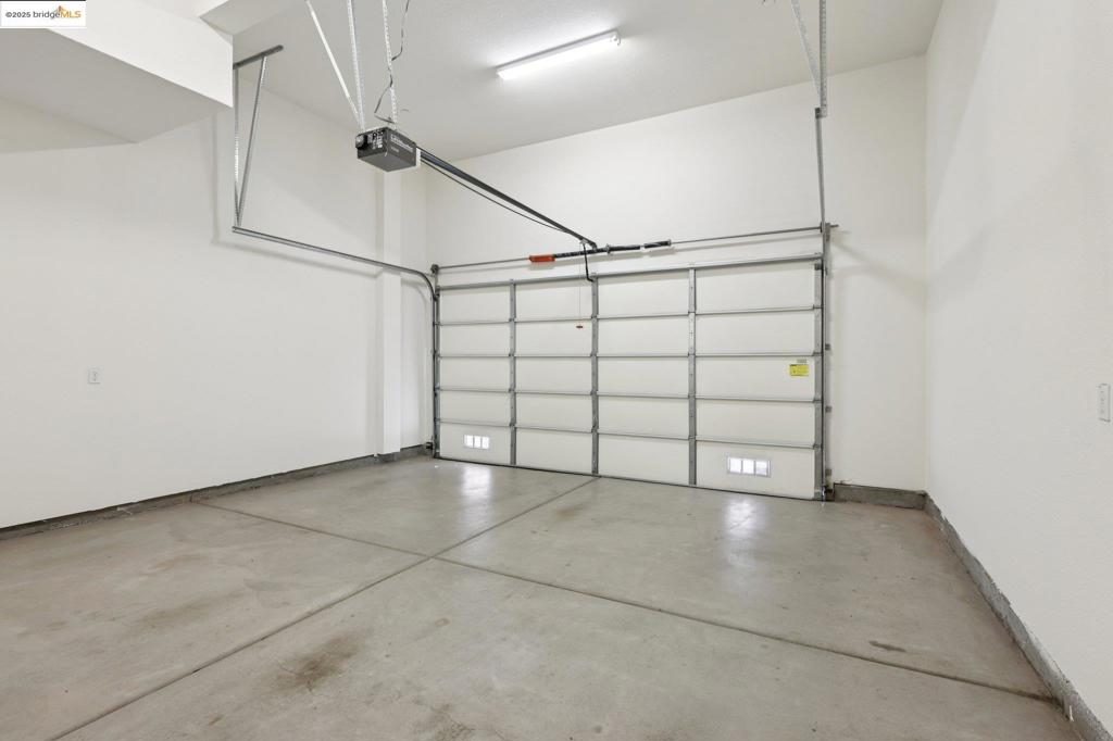 OAKLAND HILLS - Residential