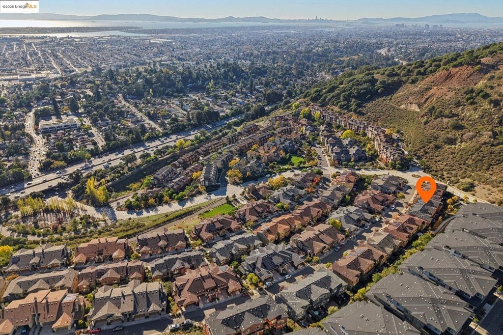 OAKLAND HILLS - Residential