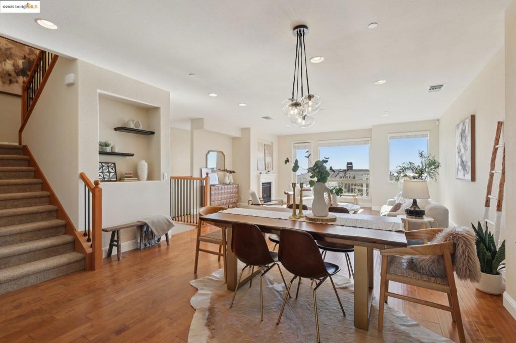 OAKLAND HILLS - Residential