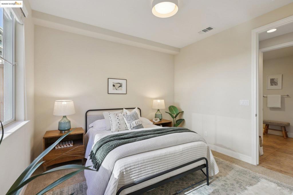 OAKLAND HILLS - Residential