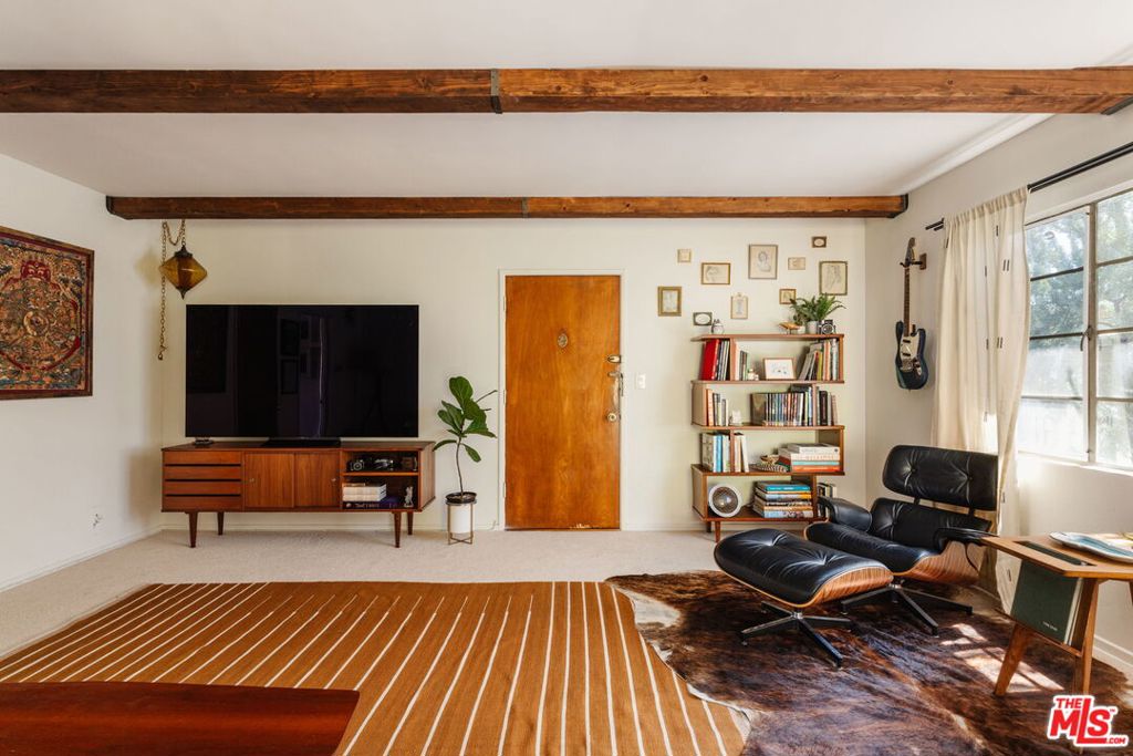4501 Finley Avenue 10, Los Angeles CA 90027