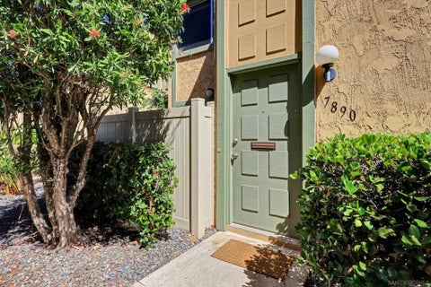 Photo of 7890 Hummingbird Ln Ln, San Diego, CA 92123 (MLS # 260022523SD)