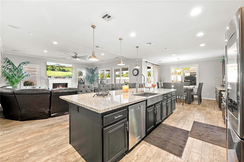 Riverside, California, 92504, United States, 6 Bedrooms Bedrooms, ,4 BathroomsBathrooms,Residential,Active,2028544