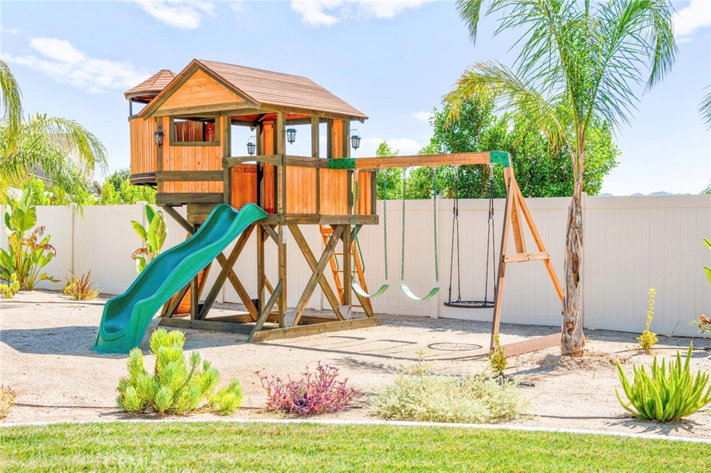 Riverside, California, 92504, United States, 6 Bedrooms Bedrooms, ,4 BathroomsBathrooms,Residential,Active,2028544