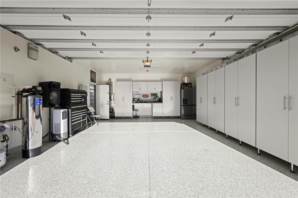 Riverside, California, 92504, United States, 6 Bedrooms Bedrooms, ,4 BathroomsBathrooms,Residential,Active,2028544