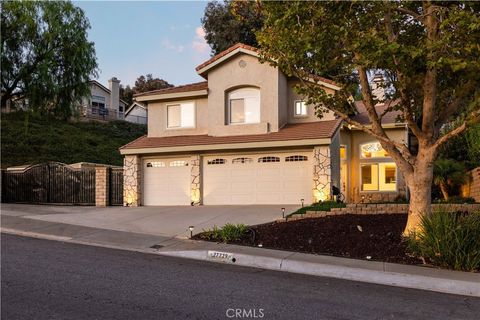 Photo of 27729 Villa Canyon Rd, Castaic, CA 91384 (MLS # SR25257746)