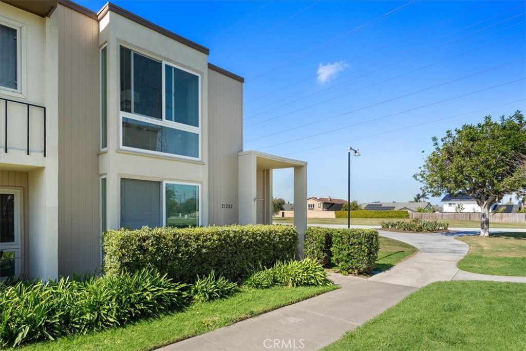 21282 Wavecrest Circle