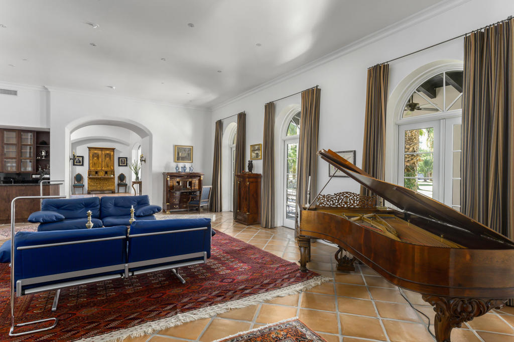 Vista Santa Rosa - Residential