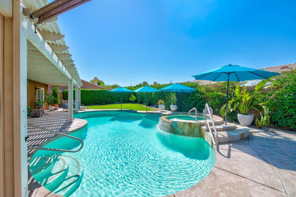 81129 La Reina Circle