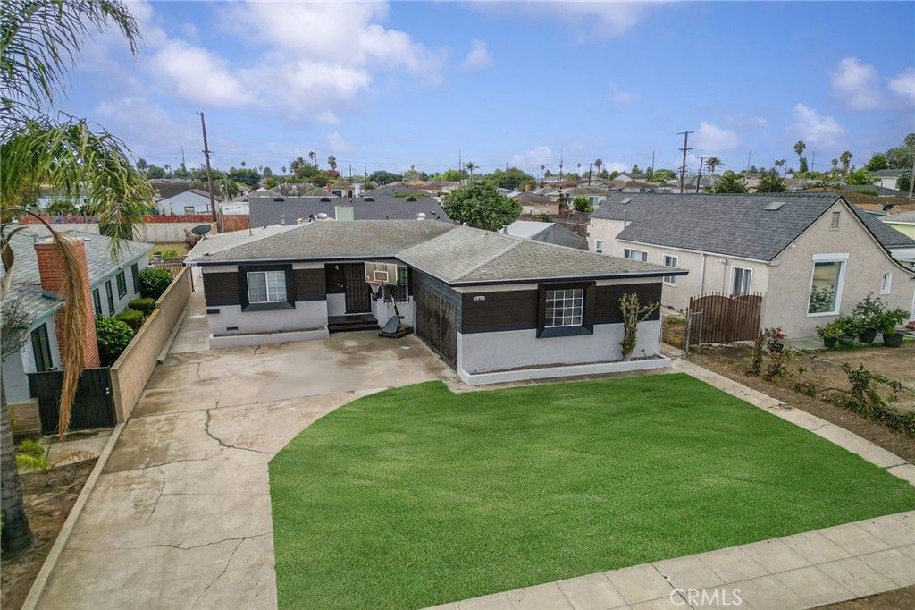 Photo of 540 W 118th Street, Los Angeles, CA 90044 (MLS # IG26061766)